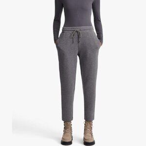 Varley "Iowa Sweatpant" in Black Double-Soft. Size Small